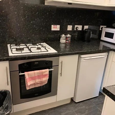 Edinburgh Capital Apartments - 49 Elbe Street Apartment *