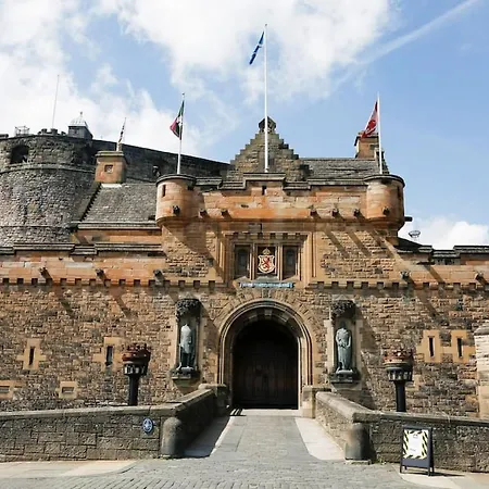 شقة Central Royal Mile 3br-2ba, 1 Min To Castle - Free Parking & Zip Link Beds By Bonjour Residences
