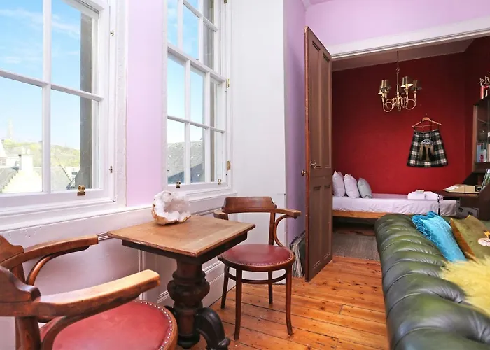 Joivy Iconic Colorful On The Royal Mile Apartment Edinburgh