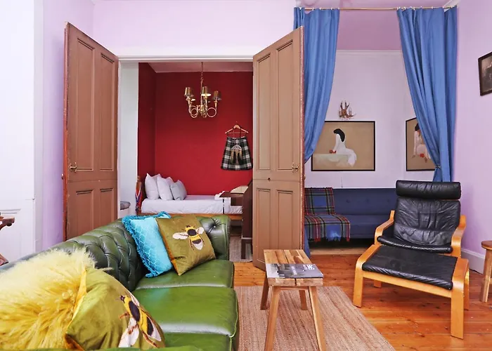 Apartment Joivy Iconic Colorful On The Royal Mile Edinburgh