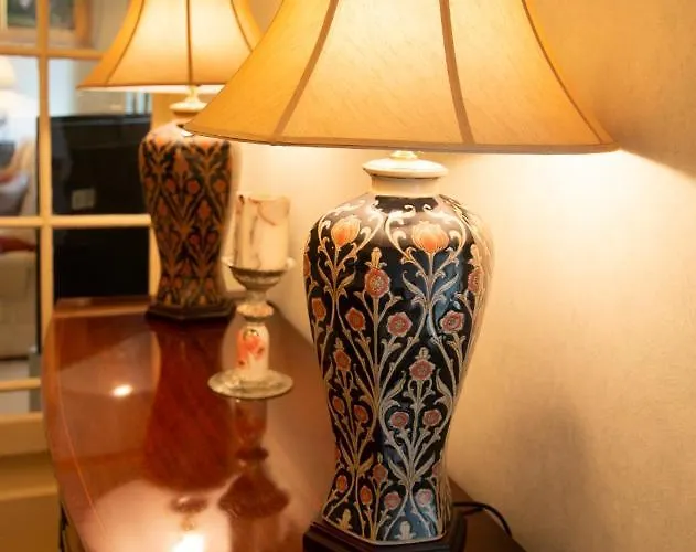 Georgian House 4*