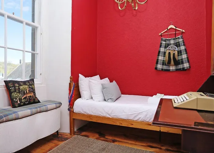 Joivy Iconic Colorful On The Royal Mile Apartment *