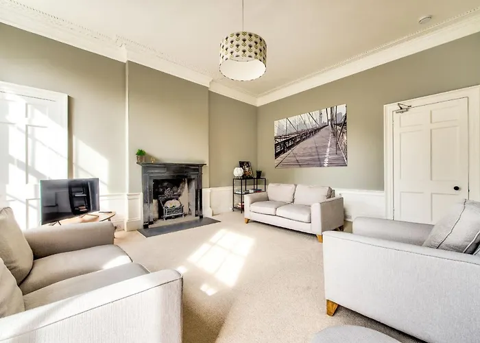 דירה Joivy Bright & Spacious In Stockbridge *