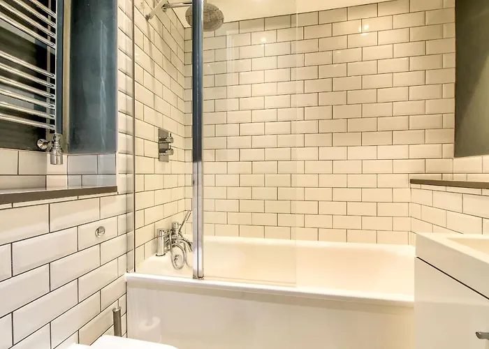 Joivy Bright & Spacious In Stockbridge אדינבורו