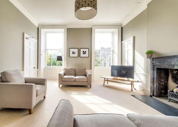 דירה Joivy Bright & Spacious In Stockbridge אדינבורו