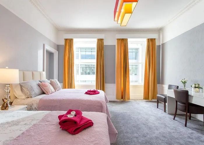 Apartment Stunning 2-bed In Edinburgh