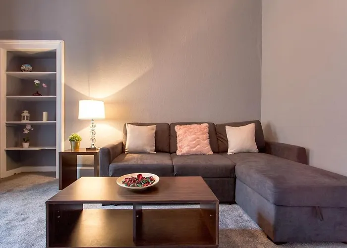 Stunning 2-bed In Apartment