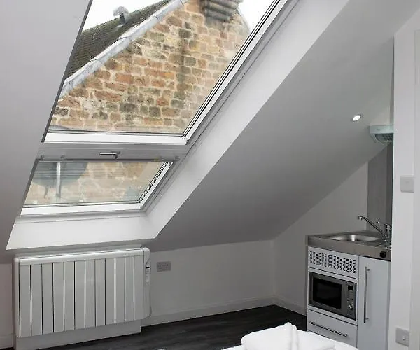 Crosskeys 双金匙公寓 *