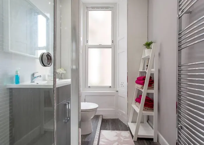Apartment Stunning 2-bed In Edinburgh