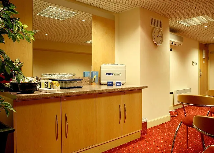 Hotel Express Centre By Ihg 3*