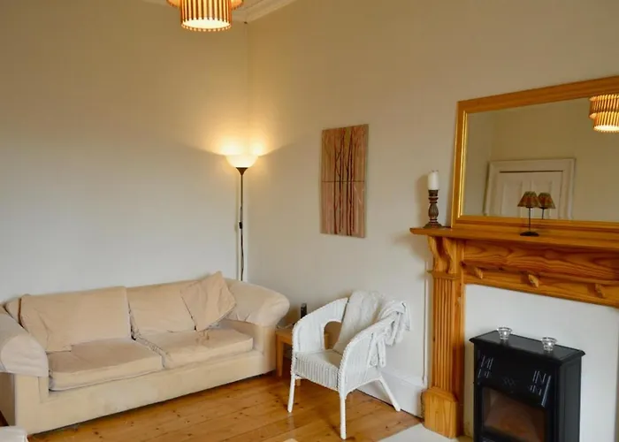 Central And Homely One Bedroom Flat דירה