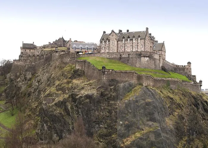 Premier Inn Edinburgh Princes Street 3* Edinburgh