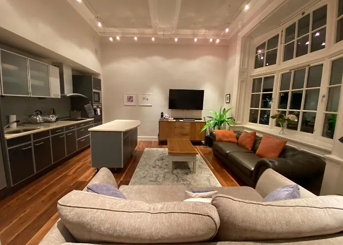 Royal Mile Mansions By