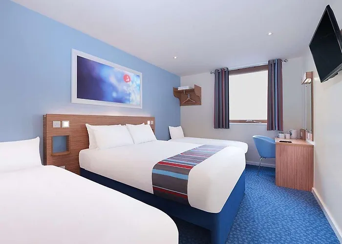 Travelodge Dreghorn Hotel 3*
