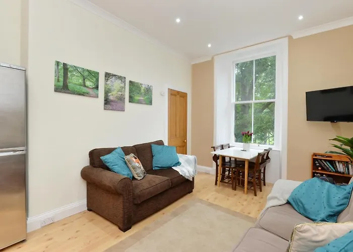 By The Meadows, Close To Centre * אדינבורו