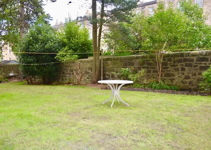 Fringe Base With Garden Near The Meadows Apartment Edinburgh
