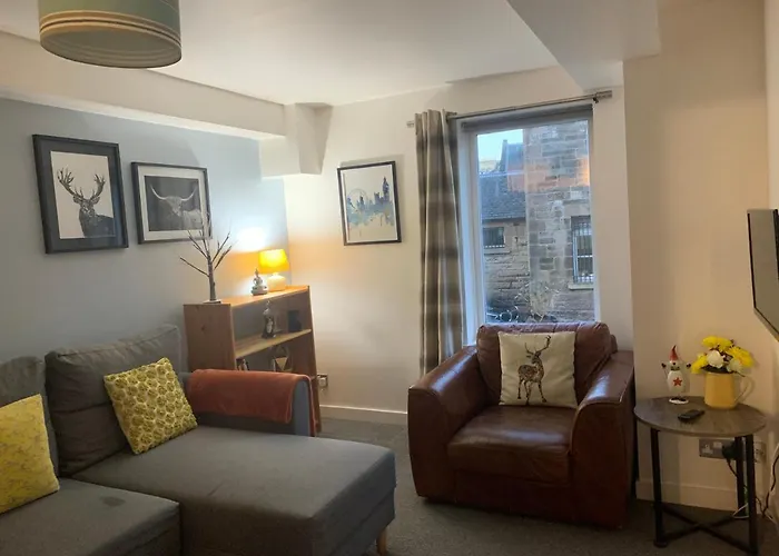 Old Town Gem - Castle Dark History Uni 公寓