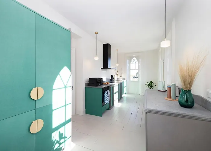 Joivy Observatory House &