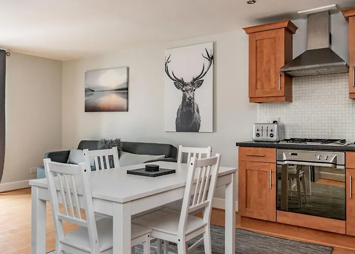 Apartment Amazing - Cables Wynd Near The Shore - Free Parking *