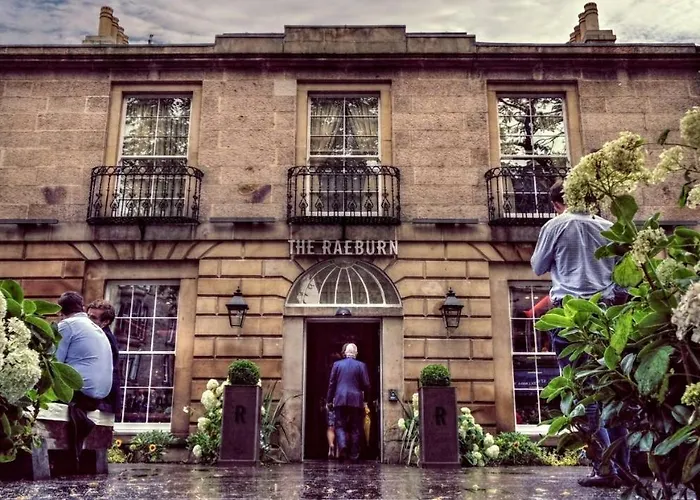 The Raeburn Отель 4*