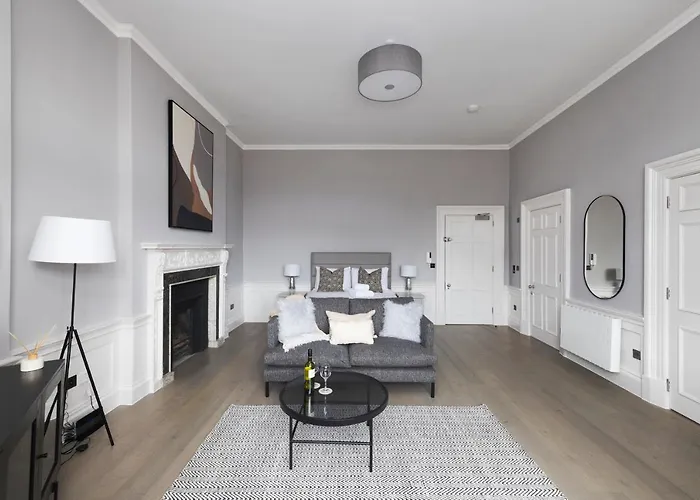 Appartement Joivy Modern In New Town, On Historic George Street