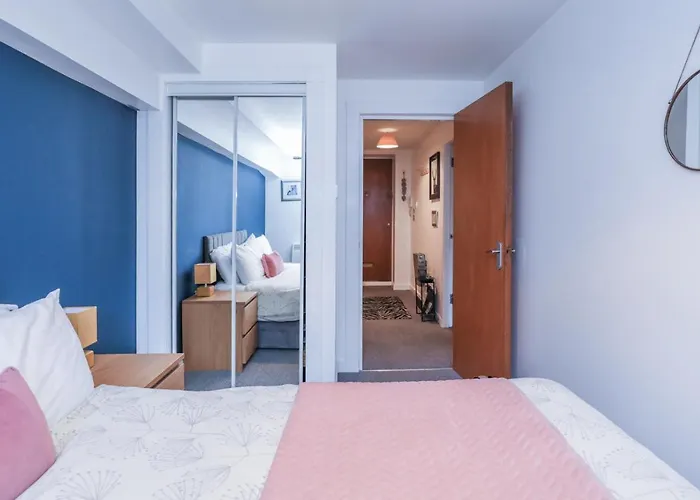 Old Town Gem - Castle Dark History Uni 公寓