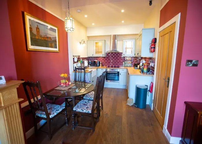 1 Bedroom דירה *