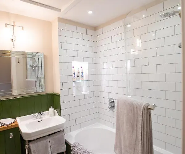 דירה 1 Bedroom אדינבורו