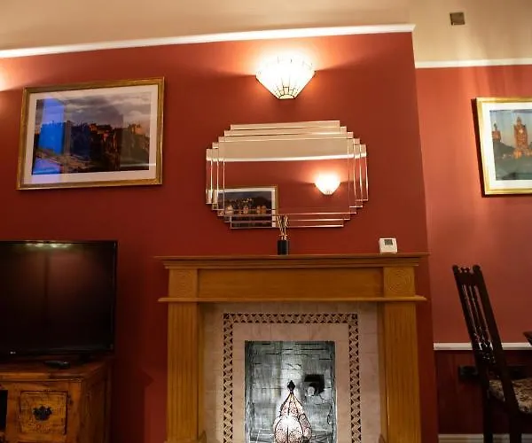 דירה 1 Bedroom אדינבורו