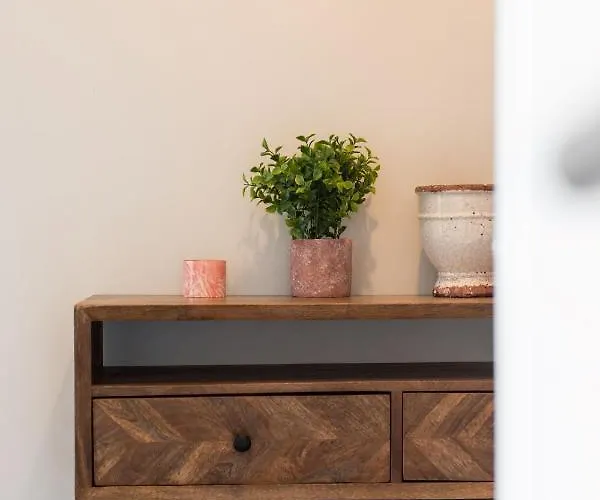 48 Annandale Street *