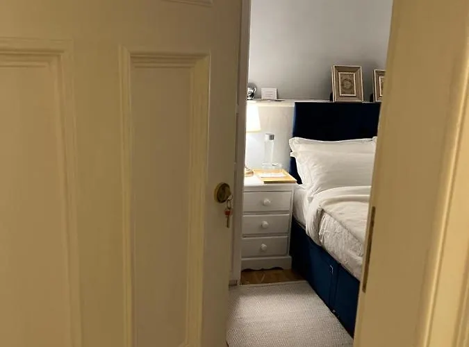 Georgian House Гостевой дом 4*