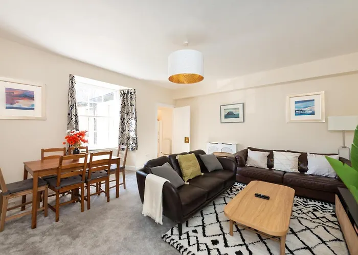 Lovely 3 Bed In Appartamento Edimburgo