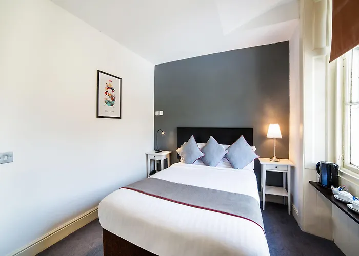 Victoria Park House Hostel *