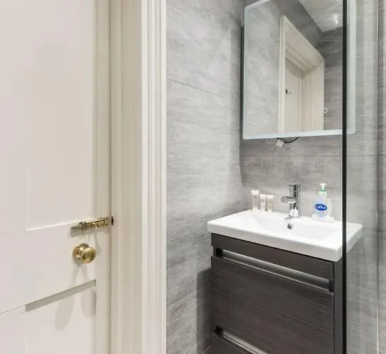 Stunning 3 Bedroom Flat In Bruntsfield * Edinburgh