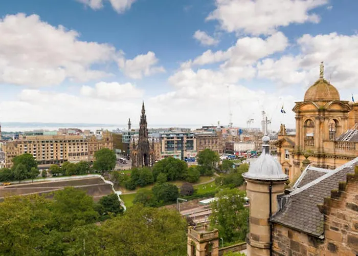 Sumptuous 2br Next To Castle!