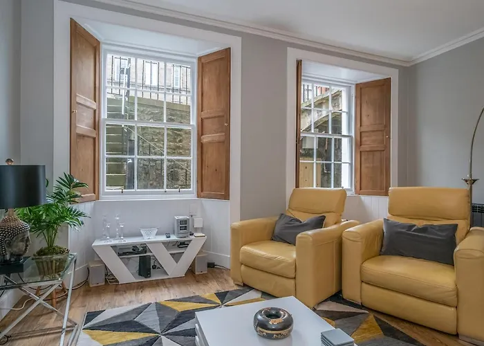 Superb 3beds House In Chic Area Of The Centre - Pass The Keys Edinburgh