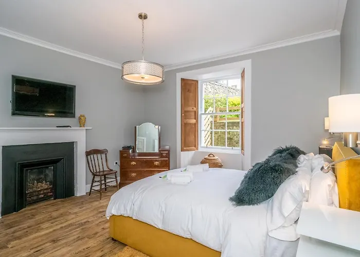 Superb 3beds House In Chic Area Of The Centre - Pass The Keys * Edinburgh