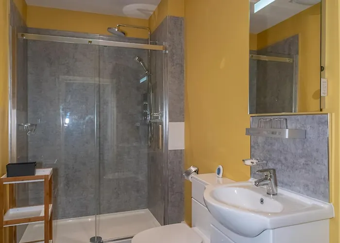 Feriehus Superb 3beds House In Chic Area Of The Centre - Pass The Keys *