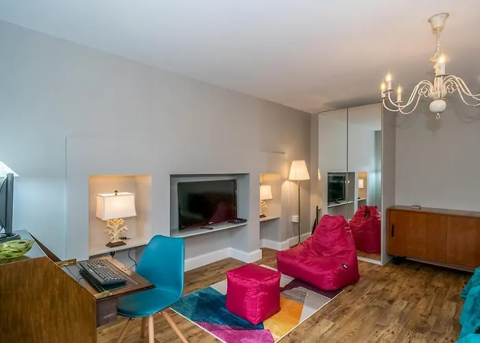 Superb 3beds House In Chic Area Of The Centre - Pass The Keys Feriehus