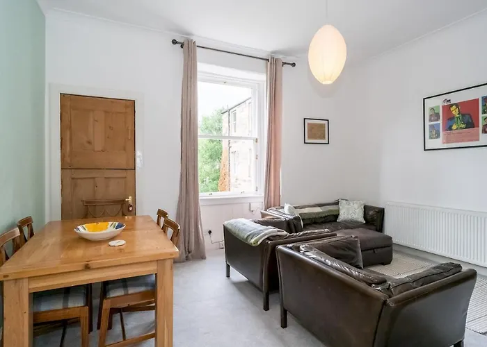 Pass The Keys Renovated 2bed Flat In Quiet Area Near The Meadows Edinburgh