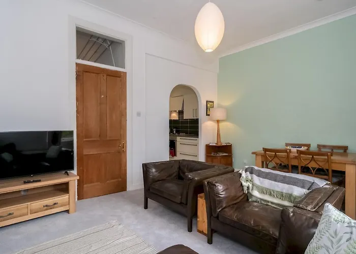 Appartement Pass The Keys Renovated 2bed Flat In Quiet Area Near The Meadows