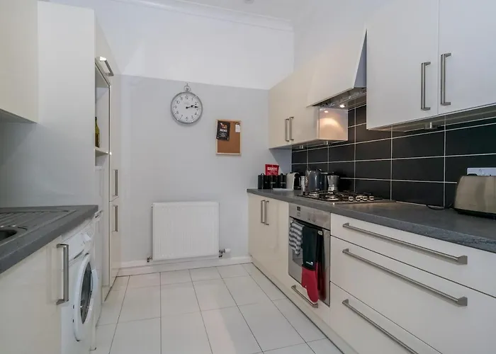 Pass The Keys Renovated 2bed Flat In Quiet Area Near The Meadows Appartement *