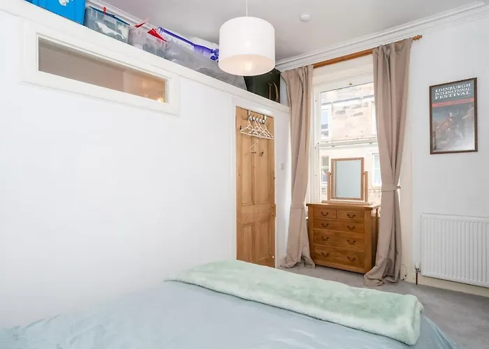 Pass The Keys Renovated 2bed Flat In Quiet Area Near The Meadows Edinburgh