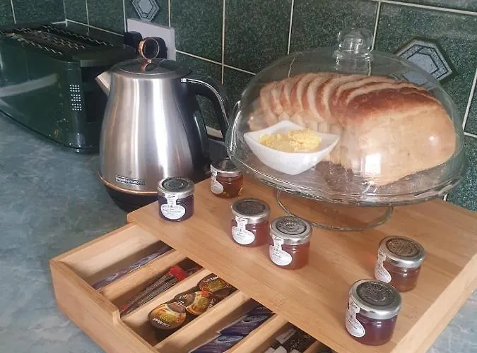 3 Bedrooms Flat In Central Old Town , Grassmarket Heart Of Flat Sleeps 6 , Eh1 דירה *