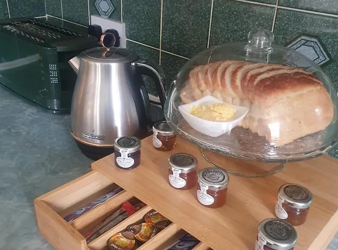 3 Bedrooms Flat In Central Old Town , Grassmarket Heart Of Flat Sleeps 6 , Eh1