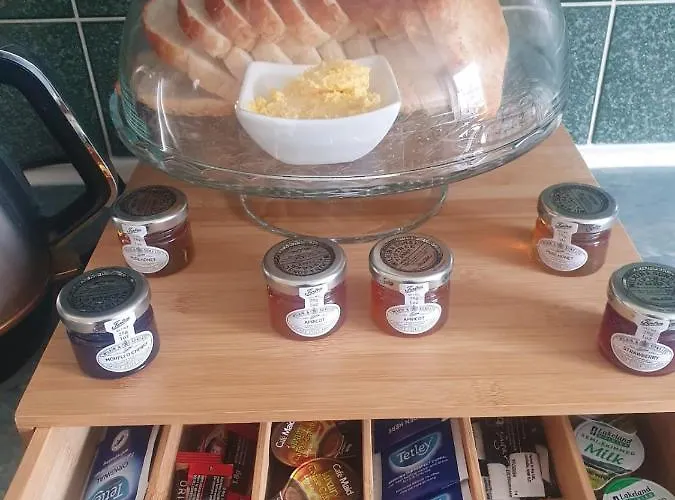 דירה 3 Bedrooms Flat In Central Old Town , Grassmarket Heart Of Flat Sleeps 6 , Eh1 אדינבורו