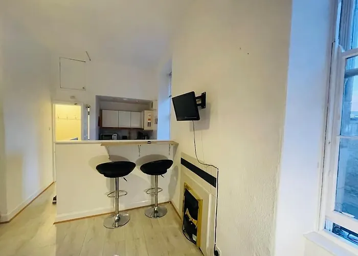 Flat West Toll Cross *