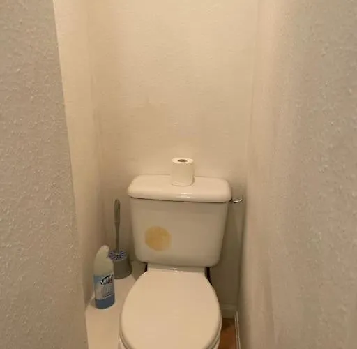 Flat West Toll Cross אדינבורו