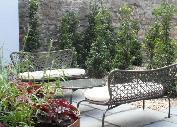 Grove House Hotell 4*
