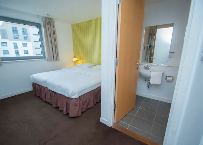 Ocean Serviced Aparthotel 4*